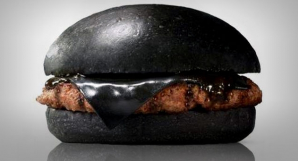 Burger King Japonia a inventat un hamburger metalist